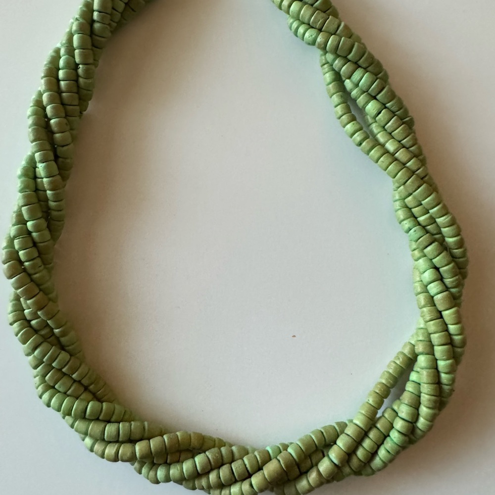 Beautiful twisted green beads necklace